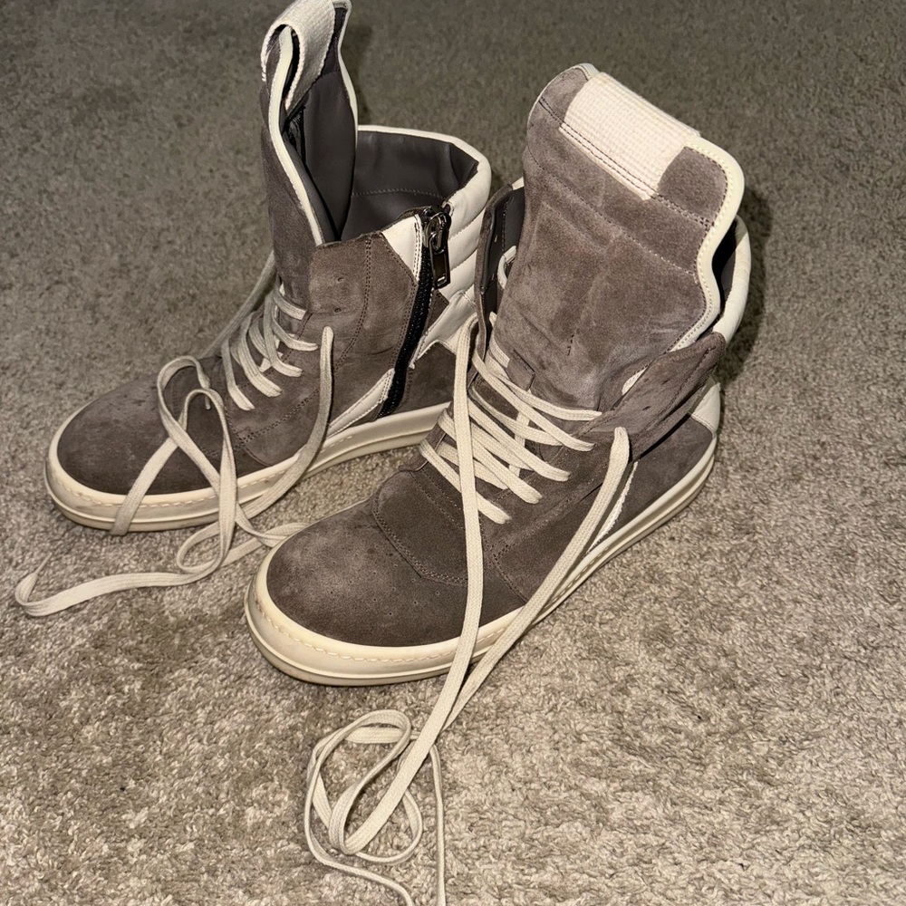 Rick Owens Gray Suede High-Top Sneakers with Cream Accents - Picture 6 of 11